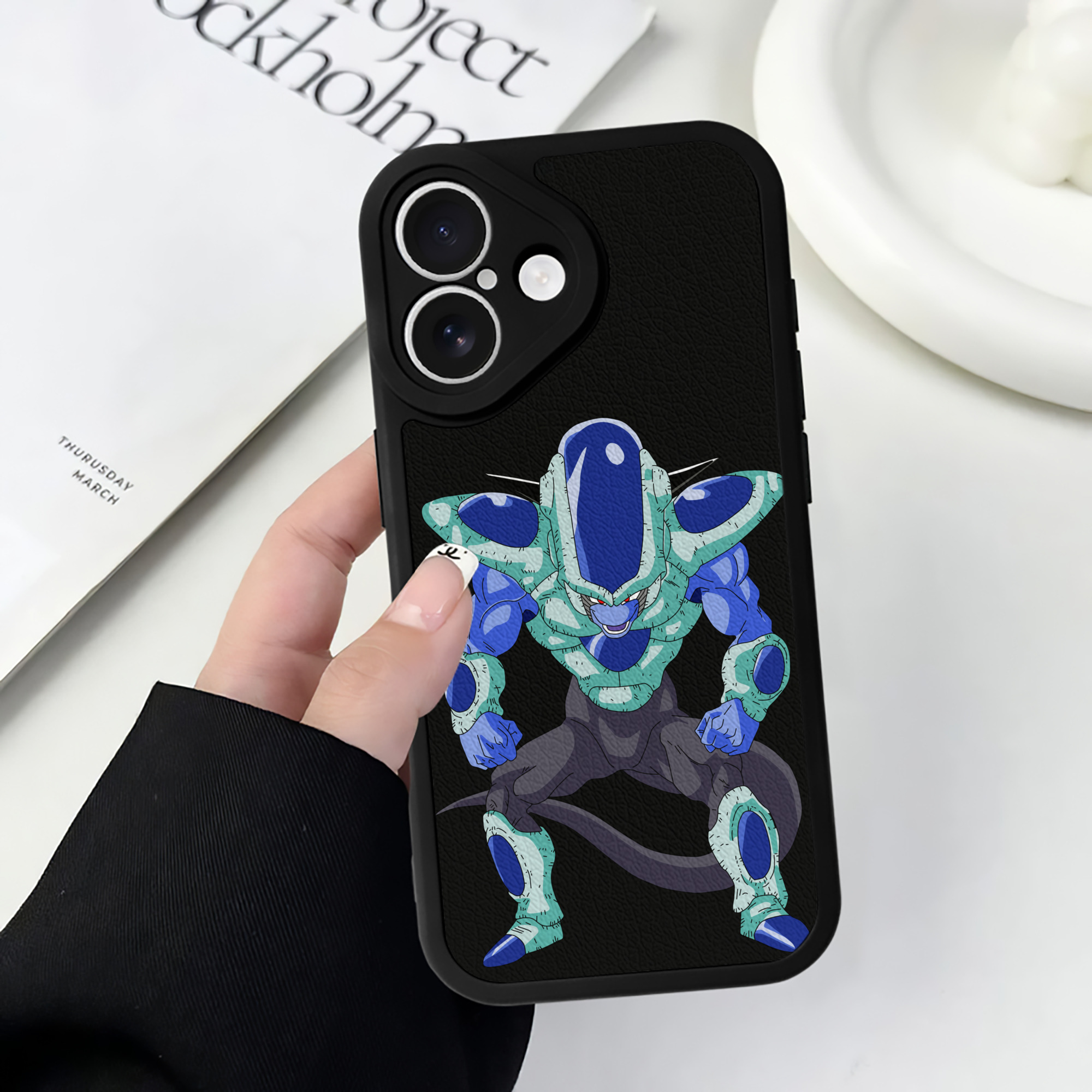 （画像用） ドラゴンボール フリーザ DRAGON BALL Frieza 【iPhone 16シリーズ対応】シリコンスマホケース（レザー調） 材質：シリコン